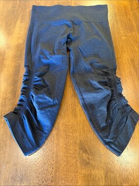 lululemon athletica grey Capri Leggings with Ruched Side Detail